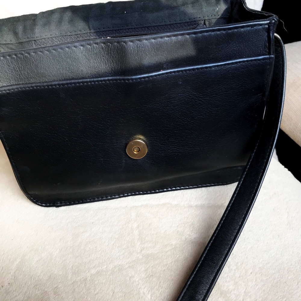 Black Leather Vintage Shoulder Bag - Picture 7 of 8